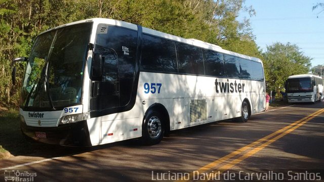 Twister Locadora e Turismo 957 na cidade de Bauru, São Paulo, Brasil, por Luciano David de Carvalho Santos. Número da foto: #4345677.
