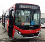 Pêssego Transportes 4 7226 na cidade de São Paulo, São Paulo, Brasil, por Wellington Fernandes. Número da foto: #:id.