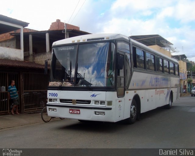 Alternativa Turismo 7000 na cidade de Bom Jesus do Galho, Minas Gerais, Brasil, por Daniel Silva. Número da foto: #4350766.
