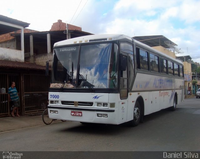 Alternativa Turismo 7000 na cidade de Bom Jesus do Galho, Minas Gerais, Brasil, por Daniel Silva. ID da foto: 4350766.