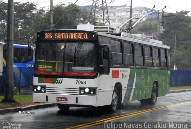 Metra - Sistema Metropolitano de Transporte 7068 na cidade de Santo André, São Paulo, Brasil, por Felipe Navas Geraldo Moura . Número da foto: #4348682.