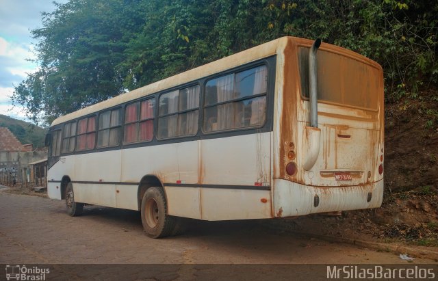 Ônibus Particulares 03 na cidade de Morro do Pilar, Minas Gerais, Brasil, por Silas  Emanoel dos Santos Silva. ID da foto: 4349146.