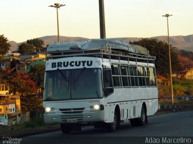 Motorhomes 4996 na cidade de Belo Horizonte, Minas Gerais, Brasil, por Adão Raimundo Marcelino. ID da foto: 4350722.