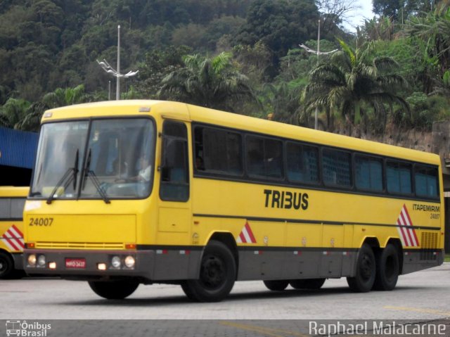 Viação Itapemirim 24007 na cidade de Santos, São Paulo, Brasil, por Raphael Malacarne. Número da foto: #4353284.