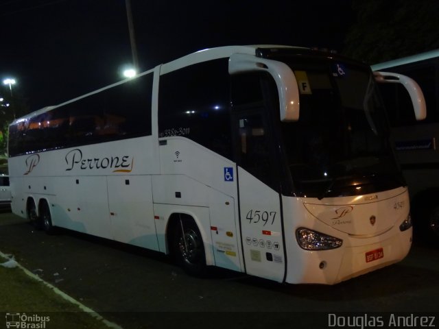 Perrone Viagens e Turismo 4597 na cidade de Trindade, Goiás, Brasil, por Douglas Andrez. Número da foto: #4352764.