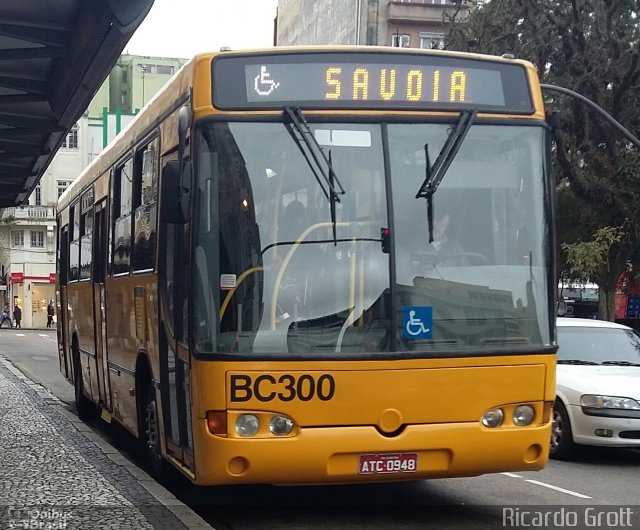 Transporte Coletivo Glória BC300 na cidade de Curitiba, Paraná, Brasil, por Ricardo Grott. ID da foto: 4354885.