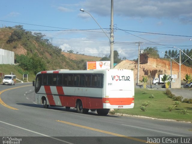 Voltur - Viação Oliveira Turismo 0404 na cidade de Oliveira, Minas Gerais, Brasil, por João César Luz. Número da foto: #4295769.