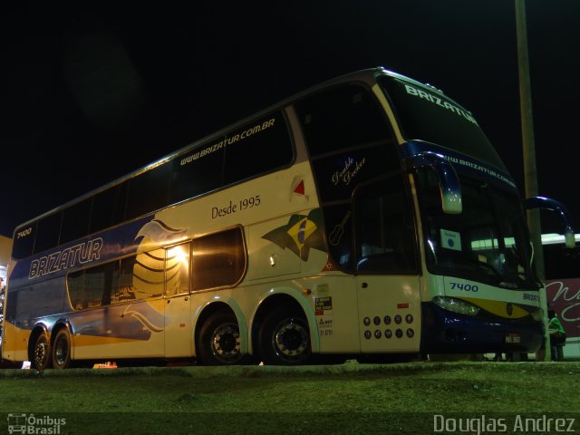 Brizatur 7400 na cidade de Trindade, Goiás, Brasil, por Douglas Andrez. Número da foto: #4360747.