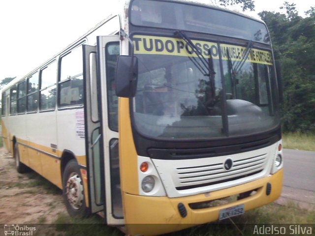 Ônibus Particulares  na cidade de Curuçá, Pará, Brasil, por Adelso Silva Luis Doidinho. Número da foto: #4301277.