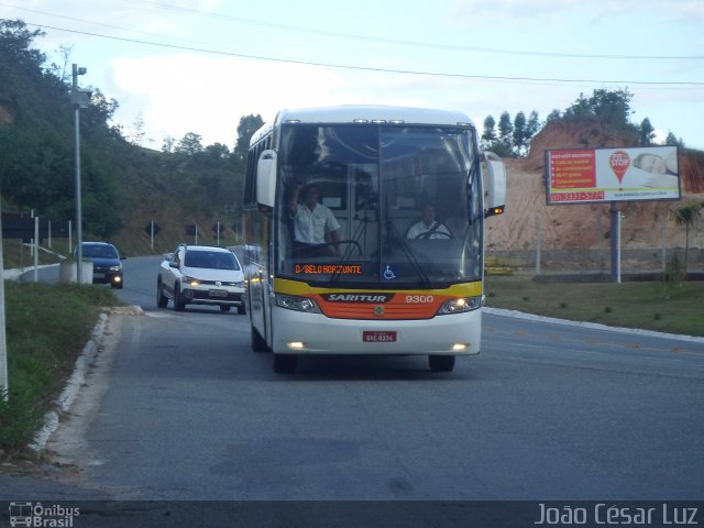 Saritur - Santa Rita Transporte Urbano e Rodoviário 9300 na cidade de Oliveira, Minas Gerais, Brasil, por João César Luz. Número da foto: #4301786.