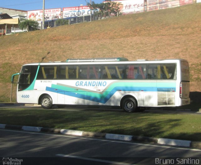 Grandino Transportes 4600 na cidade de Taboão da Serra, São Paulo, Brasil, por Bruno Santino. Número da foto: #4307314.