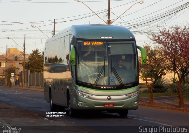Viação Garcia 7208 na cidade de Apucarana, Paraná, Brasil, por Sérgio de Sousa Elias. Número da foto: #4309780.
