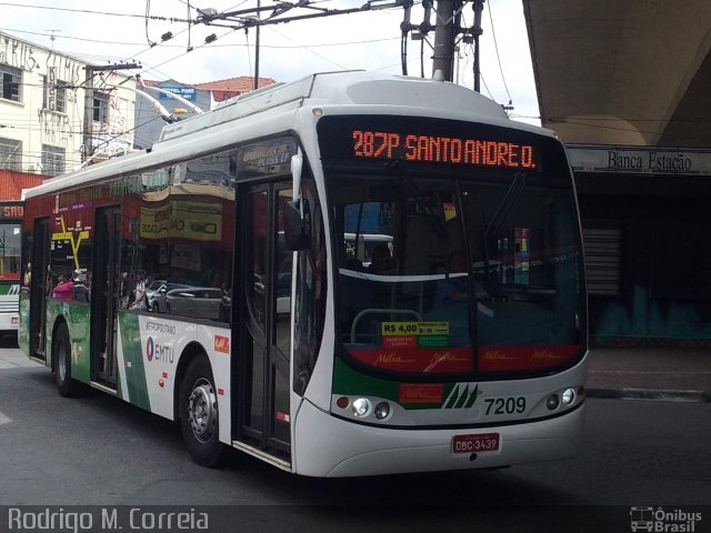 Metra - Sistema Metropolitano de Transporte 7209 na cidade de Santo André, São Paulo, Brasil, por Jonathan  Aguiar Correa. Número da foto: #4383697.
