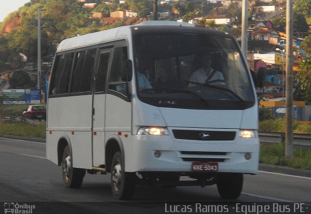Ônibus Particulares S/N na cidade de Recife, Pernambuco, Brasil, por Lucas Ramos. Número da foto: #4392484.