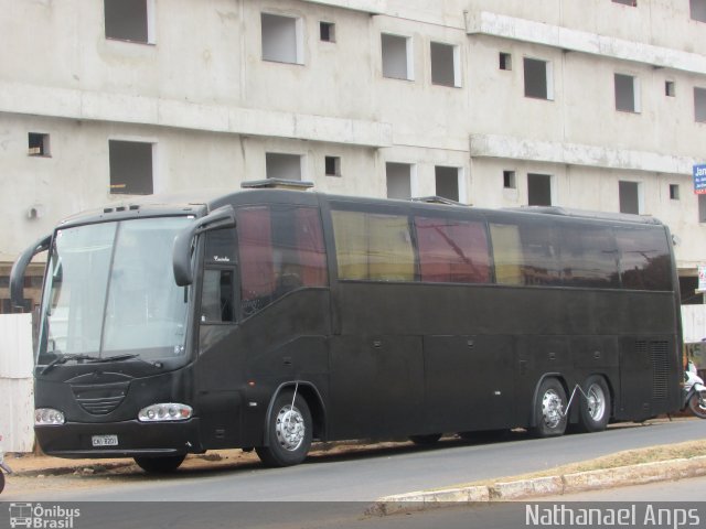 Ônibus Particulares 8201 na cidade de Anápolis, Goiás, Brasil, por Nathanael de Jesus  Azevedo. Número da foto: #4390678.