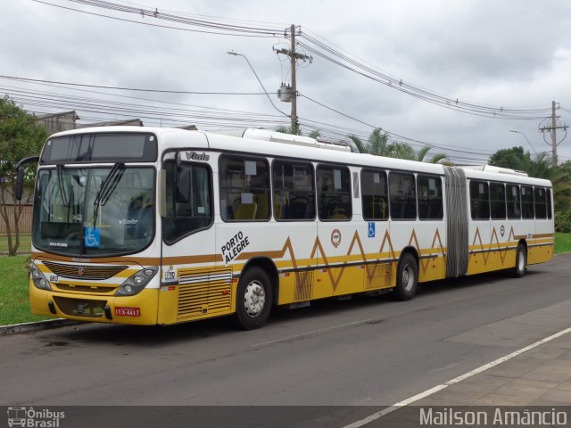 Companhia Carris Porto-Alegrense 0813 na cidade de Porto Alegre, Rio Grande do Sul, Brasil, por Mailson Amâncio. Número da foto: #4393713.