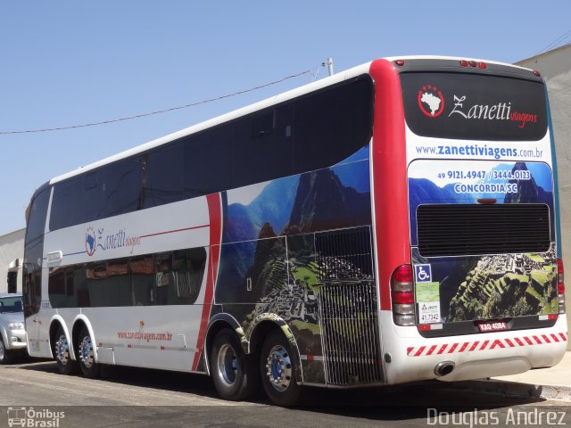 Transportes Zanetti 4084 na cidade de Trindade, Goiás, Brasil, por Douglas Andrez. Número da foto: #4403912.