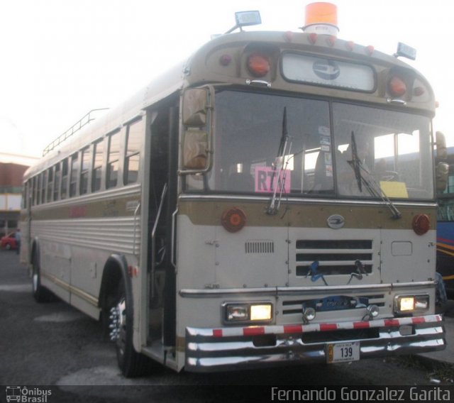 Empresa Hermanos Bonilla El Coyol PB 139 na cidade de Alto Paraíso de Goiás, Goiás, Brasil, por Fernando Gonzalez Garita. Número da foto: #4408214.