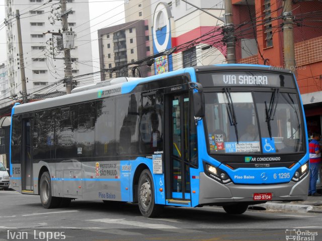 Viação Cidade Dutra 6 1295 na cidade de São Paulo, São Paulo, Brasil, por Ivan da Silva Lopes. ID da foto: 4409945.