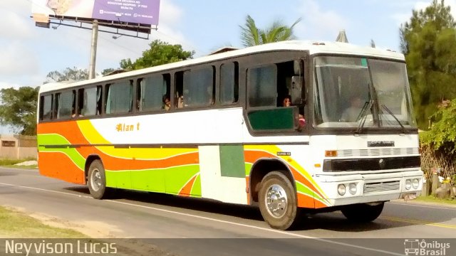 Ônibus Particulares 8294 na cidade de Salinópolis, Pará, Brasil, por Neyvison Lucas. Número da foto: #4412329.