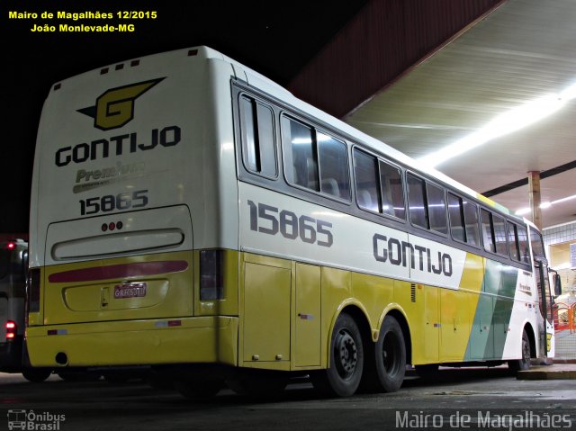 Empresa Gontijo de Transportes 15865 na cidade de João Monlevade, Minas Gerais, Brasil, por Mairo de Magalhães. ID da foto: 4413667.