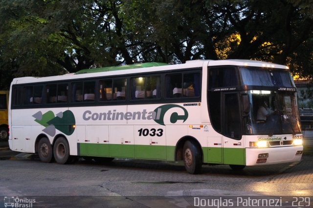 Viação Continental de Transportes 1033 na cidade de São Paulo, São Paulo, Brasil, por Douglas Paternezi. Número da foto: #4416266.