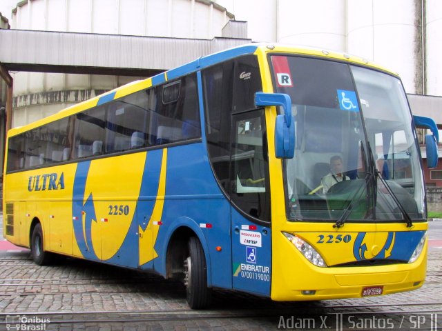 Viação Ultra 2250 na cidade de Cubatão, São Paulo, Brasil, por Adam Xavier Rodrigues Lima. Número da foto: #4421462.