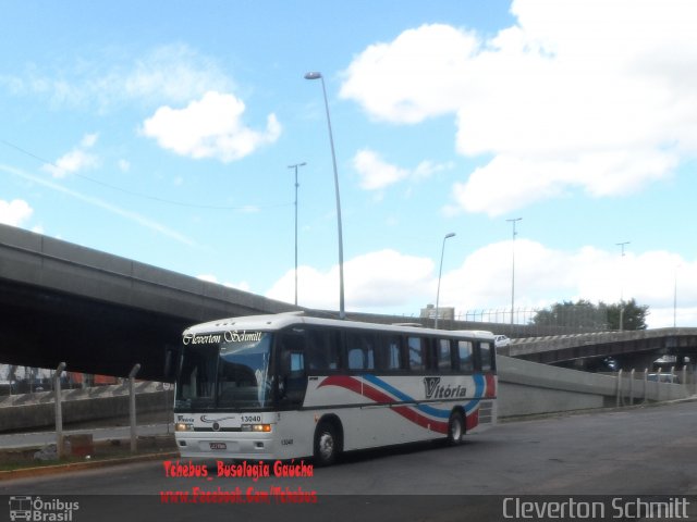Expresso Vitória de Transportes 13040 na cidade de Porto Alegre, Rio Grande do Sul, Brasil, por Cleverton Schmitt. Número da foto: #4422126.