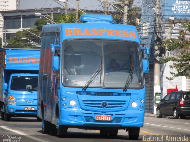 Braspress Transportadora  na cidade de São Paulo, São Paulo, Brasil, por Gabriel Almeida. Número da foto: #4367394.