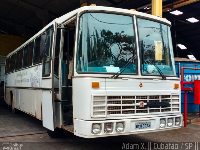 Ônibus Particulares 0272 na cidade de Cubatão, São Paulo, Brasil, por Adam Xavier Rodrigues Lima. Número da foto: #4425434.