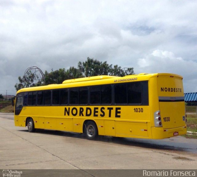Viação Nordeste 1030 na cidade de Natal, Rio Grande do Norte, Brasil, por John Herbert. Número da foto: #4426625.