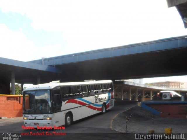 Expresso Vitória de Transportes 13040 na cidade de Porto Alegre, Rio Grande do Sul, Brasil, por Cleverton Schmitt. Número da foto: #4426908.