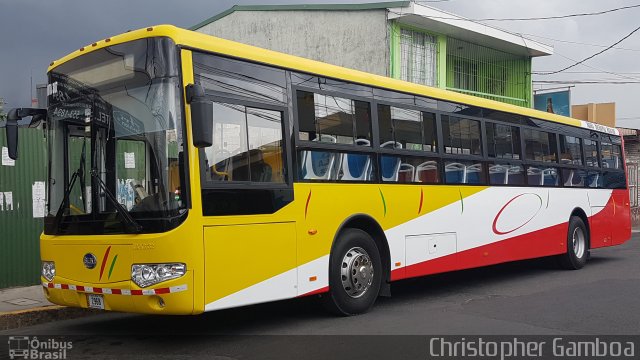 Buses Metropoli CB 2968 na cidade de Brasil, por Christopher Gamboa. ID da foto: 4427743.