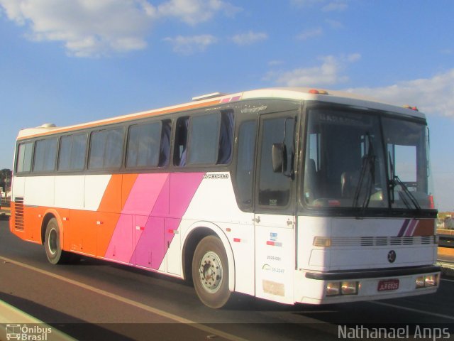 Ônibus Particulares 1540 na cidade de Anápolis, Goiás, Brasil, por Nathanael de Jesus  Azevedo. Número da foto: #4376163.