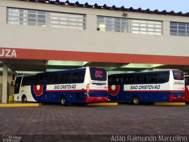 Viação São Cristóvão 1850 na cidade de Lavras, Minas Gerais, Brasil, por Adão Raimundo Marcelino. Número da foto: #4376201.