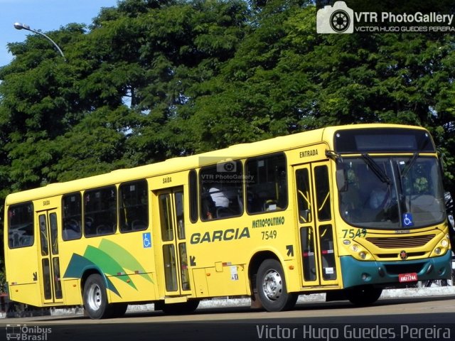 Viação Garcia 7549 na cidade de Maringá, Paraná, Brasil, por Victor Hugo Guedes Pereira. Número da foto: #4375265.