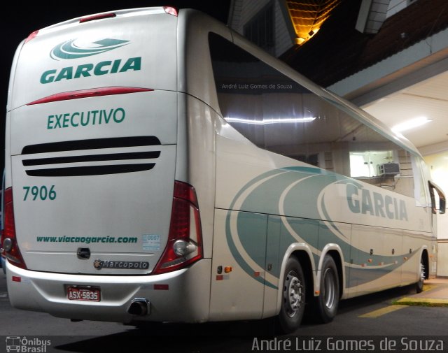 Viação Garcia 7906 na cidade de Pardinho, São Paulo, Brasil, por André Luiz Gomes de Souza. Número da foto: #4381482.
