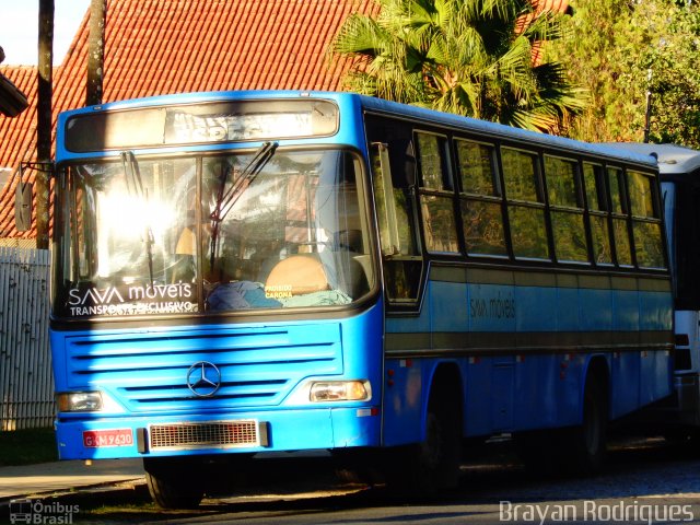 Ônibus Particulares 9630 na cidade de Belo Horizonte, Minas Gerais, Brasil, por Brayan Rodrigues. Número da foto: #4379936.