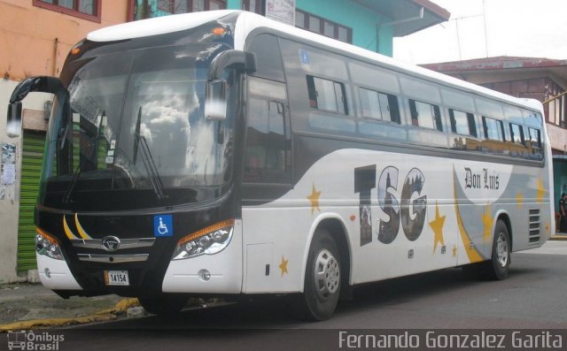 Tranportes San Gabriel de Aserrí SJB 14154 na cidade de Alto Paraíso de Goiás, Goiás, Brasil, por Fernando Gonzalez Garita. Número da foto: #4450656.