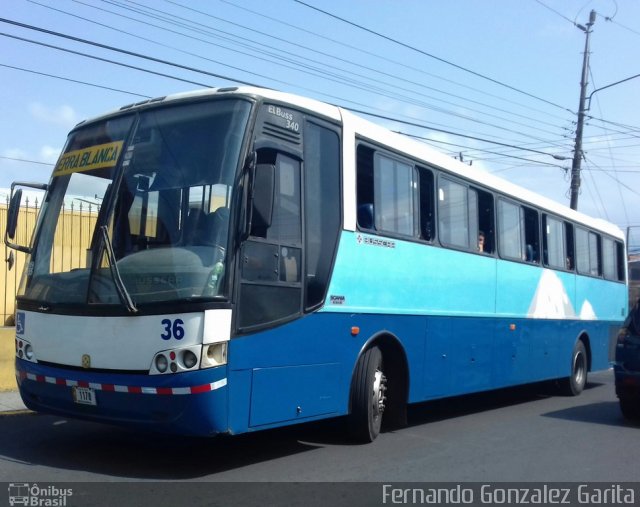 Buses Metropoli 36 na cidade de Alto Paraíso de Goiás, Goiás, Brasil, por Fernando Gonzalez Garita. Número da foto: #4450679.