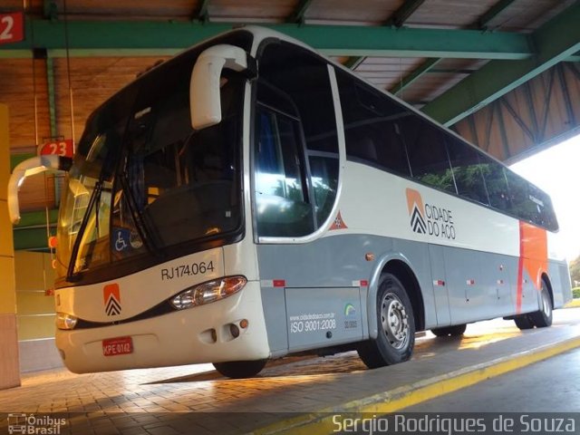 Viação Cidade do Aço RJ 174.064 na cidade de Resende, Rio de Janeiro, Brasil, por Sergio Rodrigues de Souza. Número da foto: #4452703.
