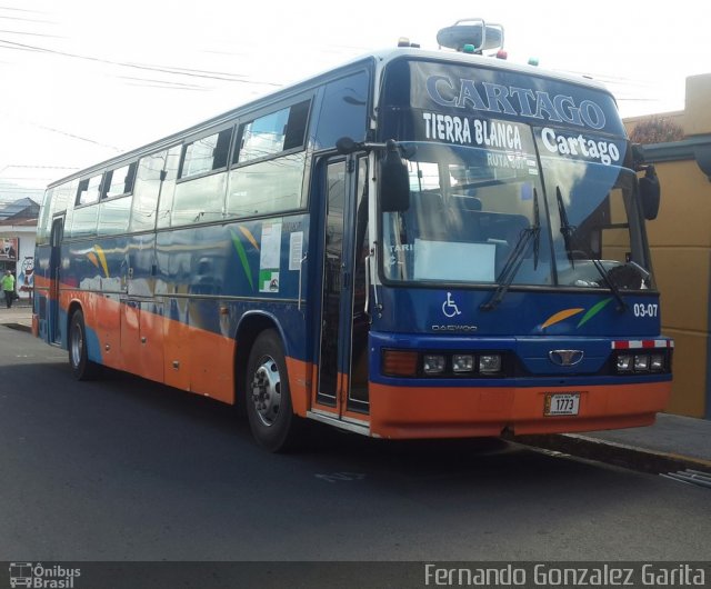 Buses Metropoli 03-07 na cidade de Alto Paraíso de Goiás, Goiás, Brasil, por Fernando Gonzalez Garita. Número da foto: #4457024.