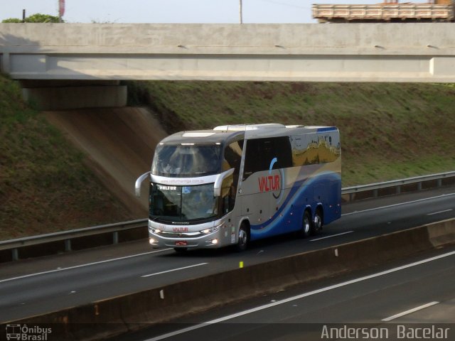 Valtur Turismo 500 na cidade de Santa Cruz do Rio Pardo, São Paulo, Brasil, por Anderson  Bacelar. ID da foto: 4458253.