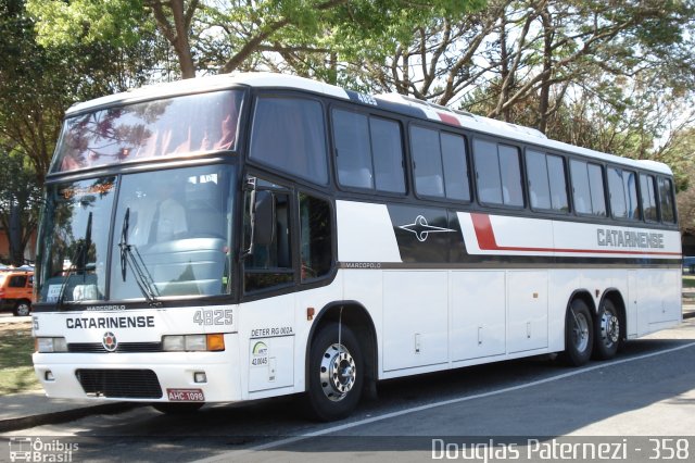 Auto Viação Catarinense 4825 na cidade de Curitiba, Paraná, Brasil, por Douglas Paternezi. Número da foto: #4457868.