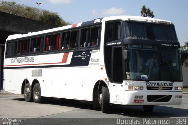 Auto Viação Catarinense 9705 na cidade de Curitiba, Paraná, Brasil, por Douglas Paternezi. Número da foto: #4469009.