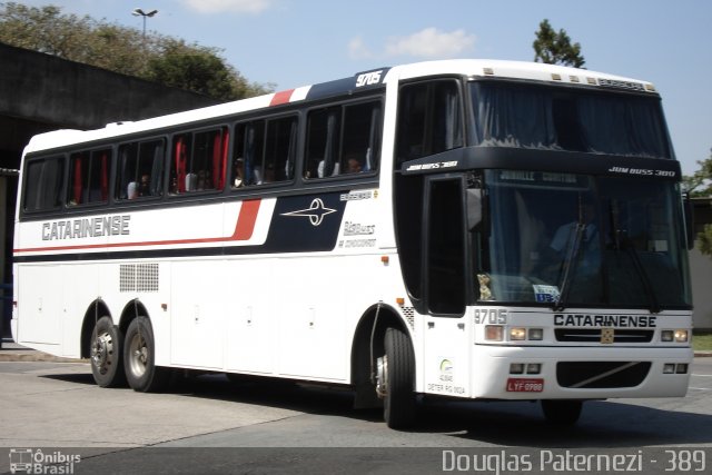 Auto Viação Catarinense 9705 na cidade de Curitiba, Paraná, Brasil, por Douglas Paternezi. ID da foto: 4469009.