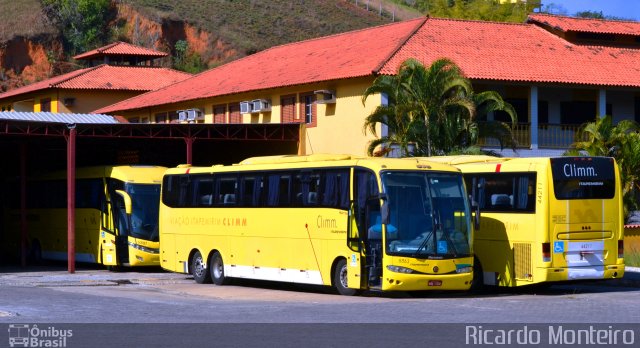 Viação Itapemirim 8863 na cidade de Paraíba do Sul, Rio de Janeiro, Brasil, por Ricardo Silva Monteiro. ID da foto: 4469354.