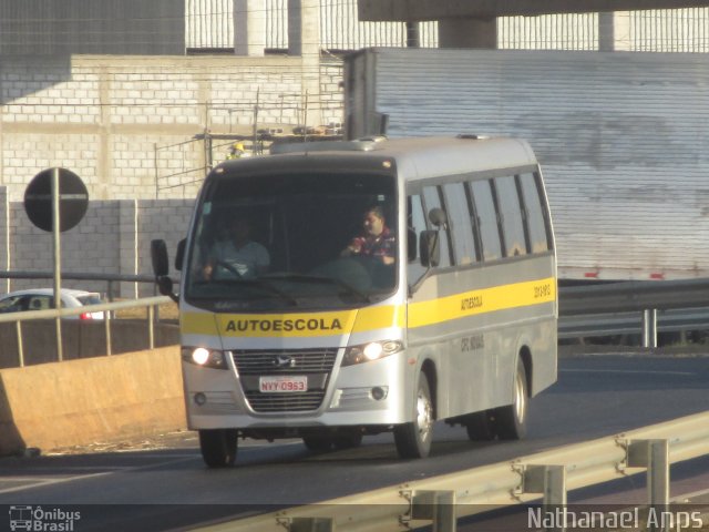Ônibus Particulares 0963 na cidade de Anápolis, Goiás, Brasil, por Nathanael de Jesus  Azevedo. Número da foto: #4470428.