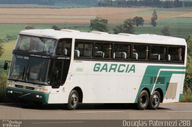 Viação Garcia 6982 na cidade de Londrina, Paraná, Brasil, por Douglas Paternezi. ID da foto: 4431535.