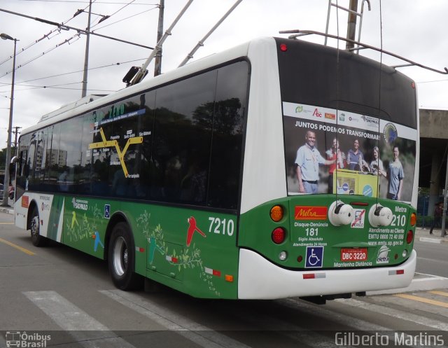 Metra - Sistema Metropolitano de Transporte 7210 na cidade de São Paulo, São Paulo, Brasil, por Gilberto Martins. ID da foto: 4481152.